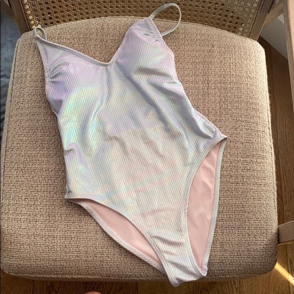 Target Swinsuit - Picture 2 of 10